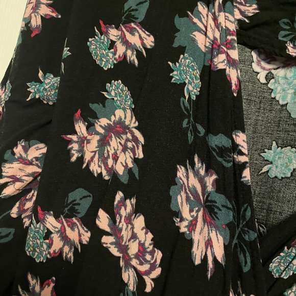 B. Young Wrap Dress Size Medium - Picture 2 of 4